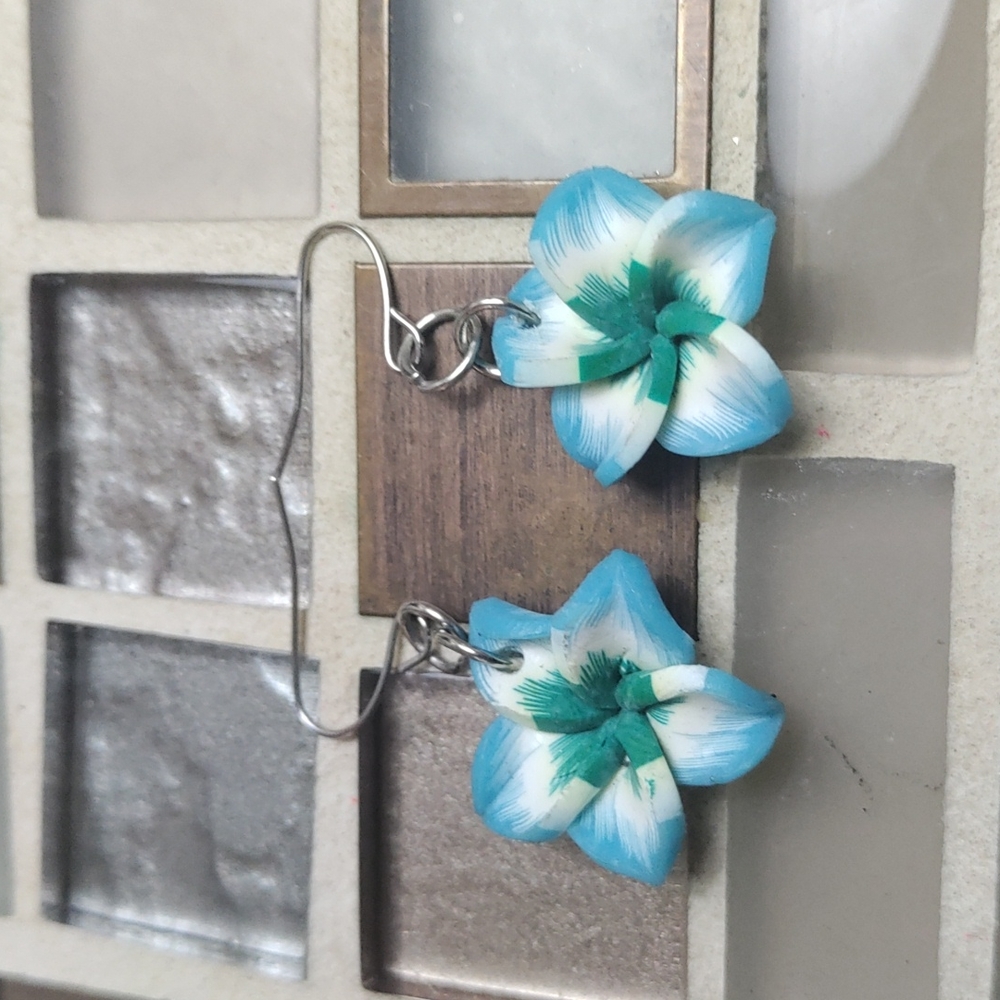 Vintage Artsian Flower earrings